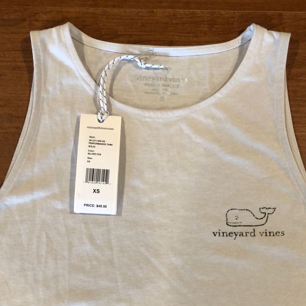 Vineyard Vines performance tank size xs NWT